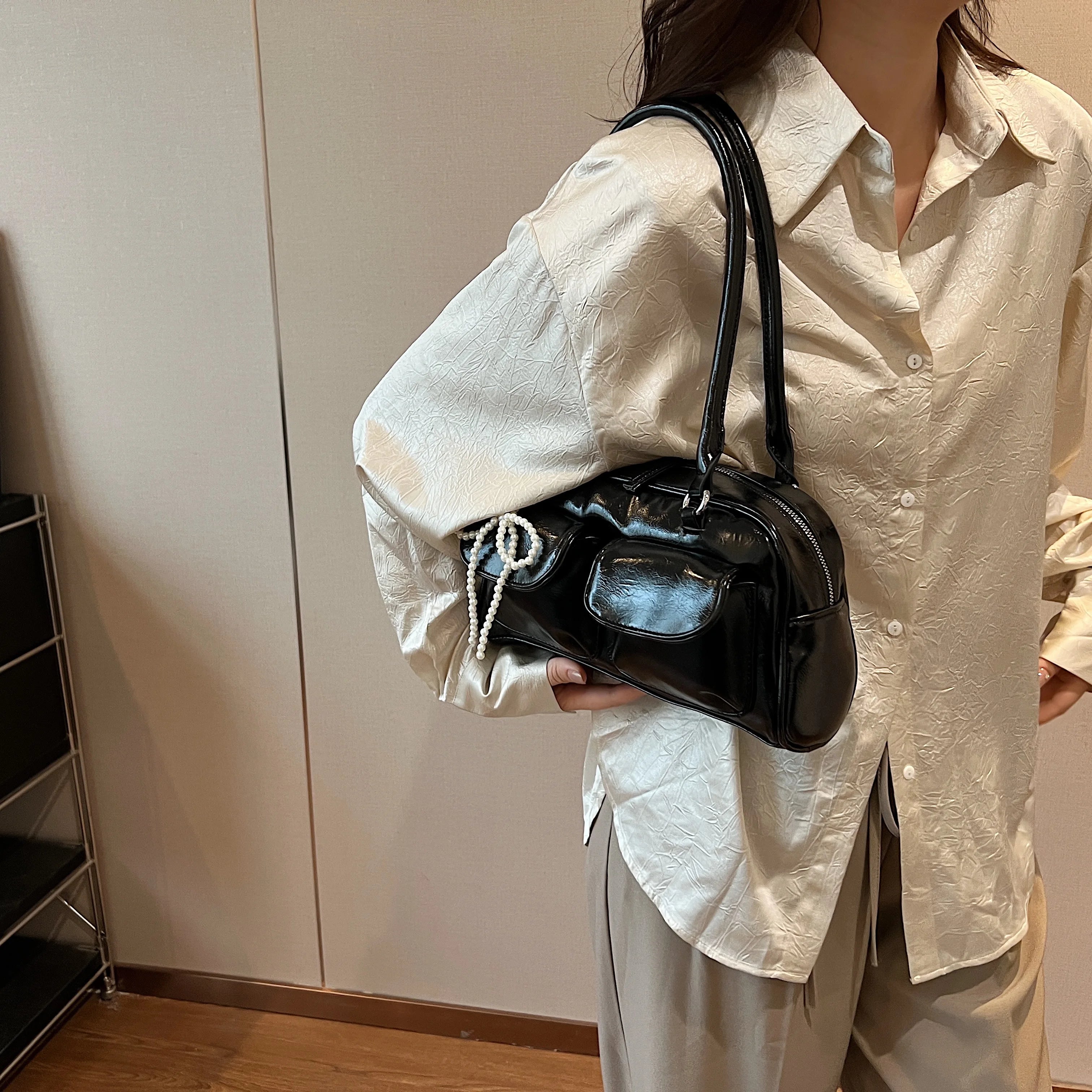 Versatile Ladies Shoulder Bag